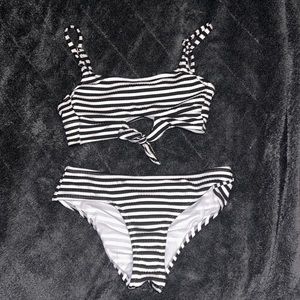Striped black/white target bikini